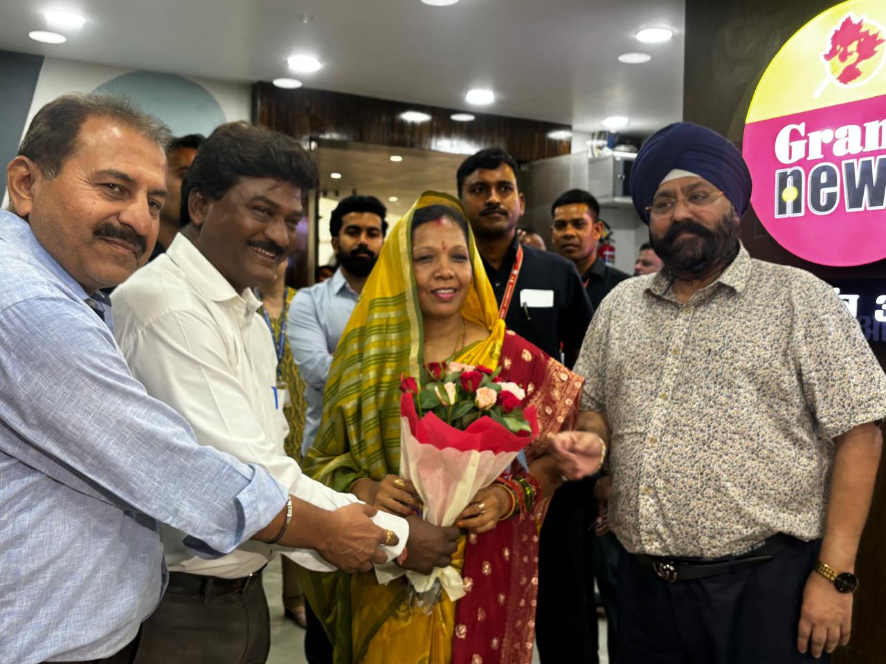 RAIPUR NEWS : ग्रैंड न्यूज दफ्तर पहुंची मुख्यमंत्री विष्णुदे... - CG Sandesh