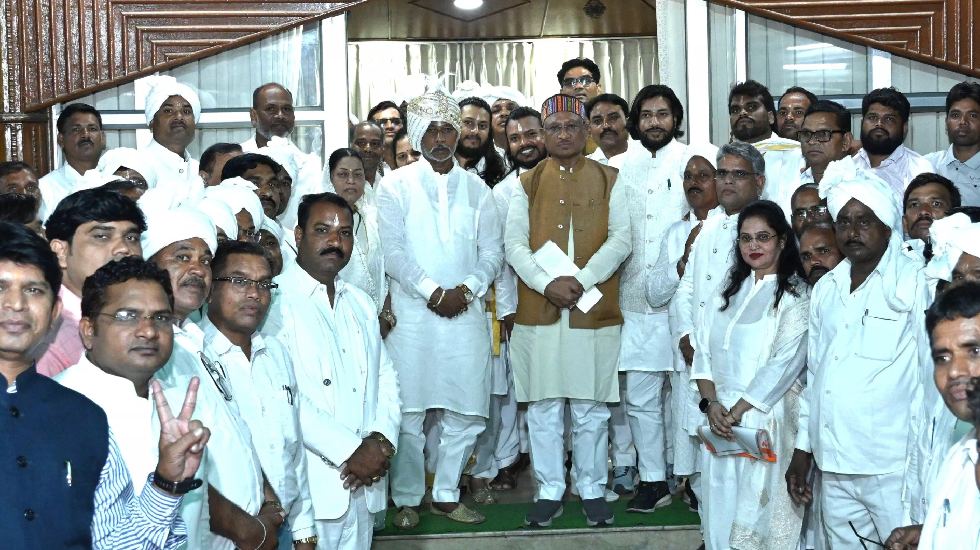 सीएम साय से सतनामी समाज के प्रतिनिधिमंडल ने की मुलाकात - CG Sandesh