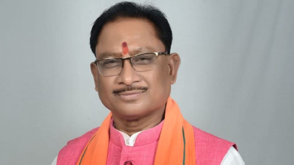 CG : युवती ने कहा सहायक अध्यापक में 7 साल से नहीं मिल रही नि... - CG Sandesh