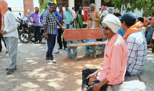 बागबाहरा : शासकीय तालाब पर जबरदस्ती कब्जा करने का किया जा रह... - CG Sandesh