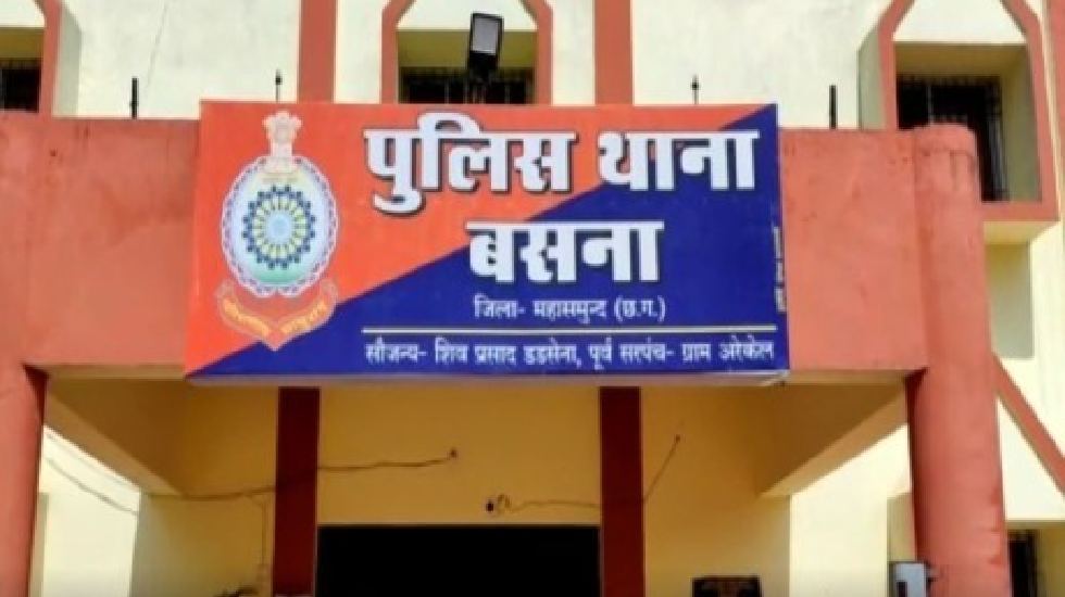 बसना और पिरदा के पेट्रोल पंप के सामने अवैध शराब मामले में 2 ... - CG Sandesh