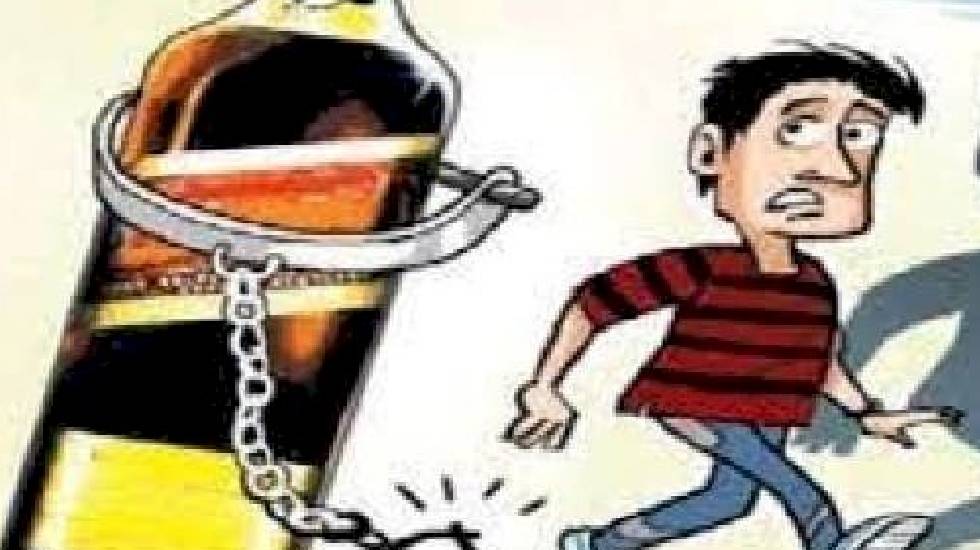 पिथौरा : 15 लीटर महुआ शराब जप्त, आरोपी गिरफ्तार. - CG Sandesh
