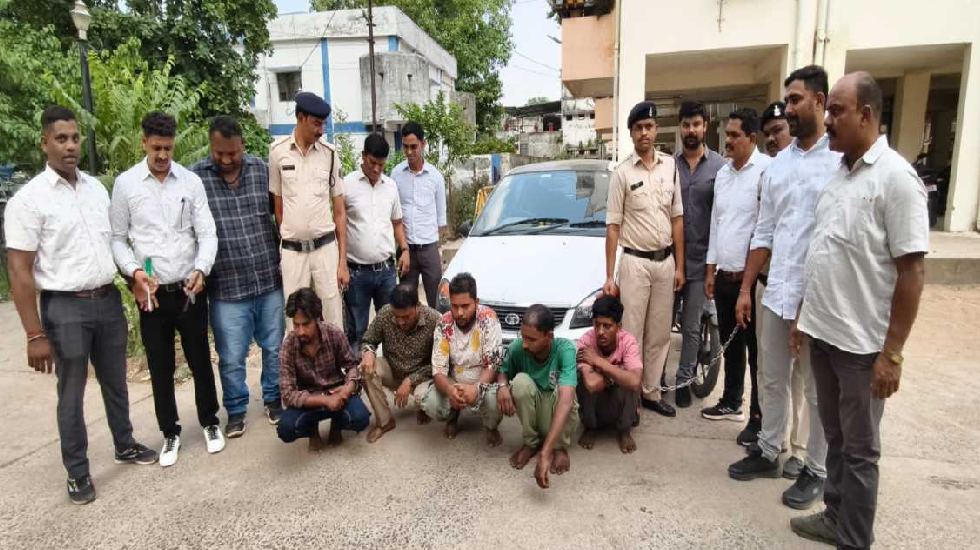 महासमुंद, धमतरी, कवर्धा, राजनांदगांव के सूने मकानों में दिन ... - CG Sandesh