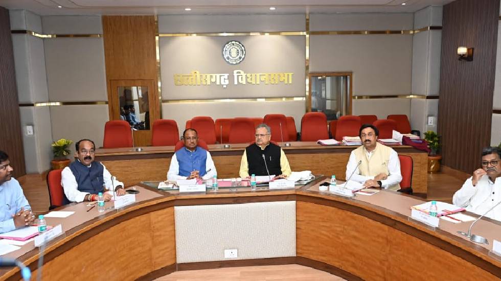 विधानसभा अध्यक्ष डॉ रमन सिंह की अध्यक्षता में आज यहां विधानस... - CG Sandesh