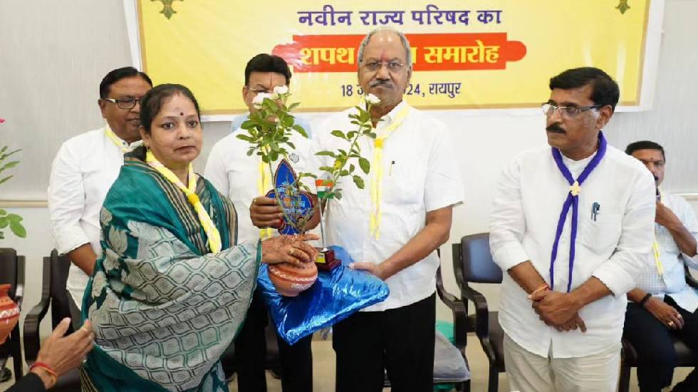 बृजमोहन अग्रवाल ने स्काउट्स एवं गाइड्स के सदस्यों को 1 लाख प... - CG Sandesh