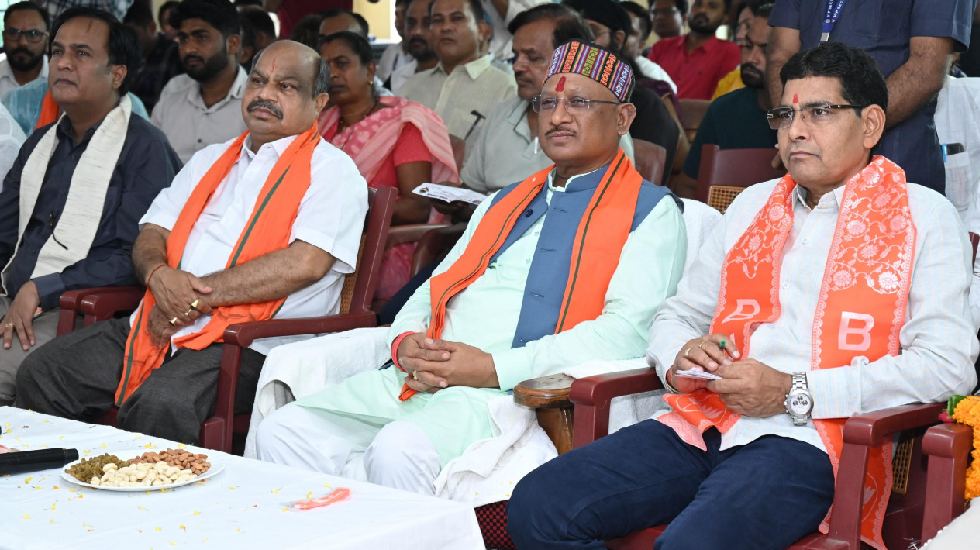प्रधानमंत्री नरेन्द्र मोदी के मन की बात कार्यक्रम में शामिल ... - CG Sandesh