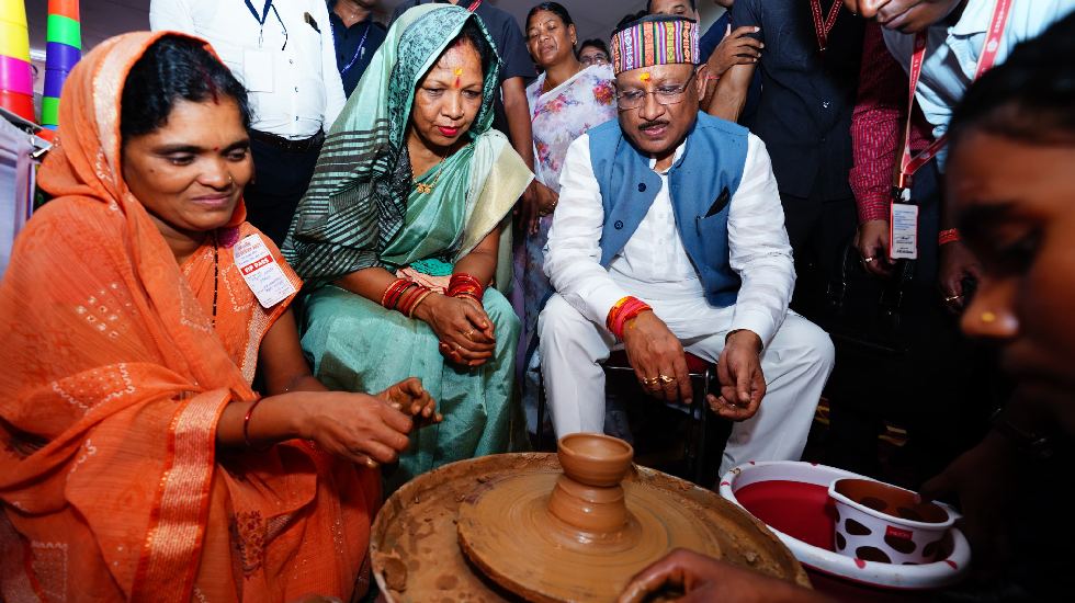 ऐसे ही गढ़ेंगे विकसित छत्तीसगढ़ का रूप.... - CG Sandesh