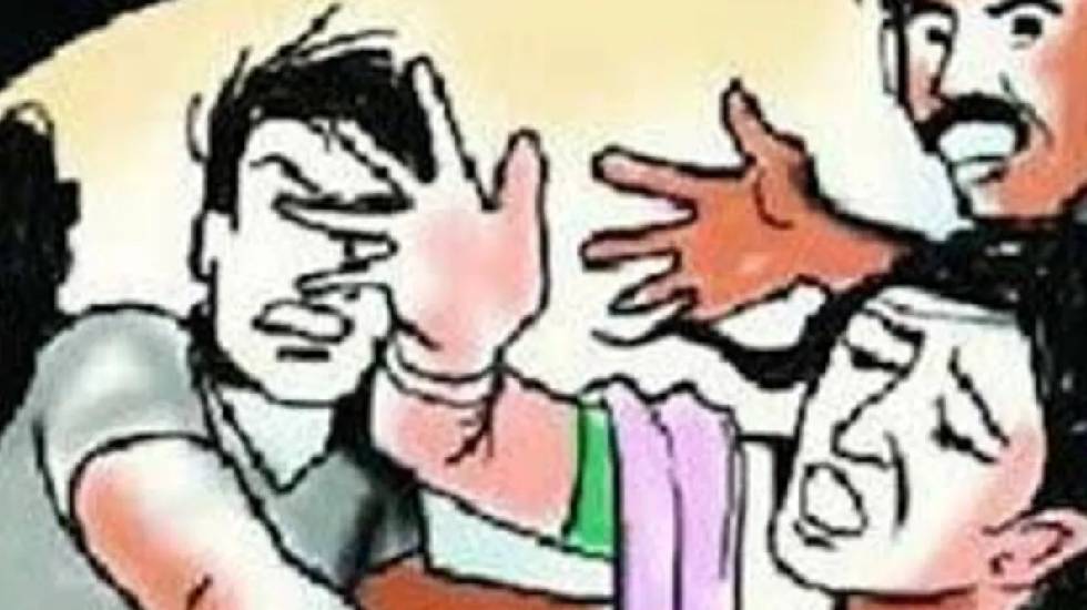कोमाखान : खेत में काम कर रहे पति-पत्नी से तीन लोगों ने की मा... - CG Sandesh
