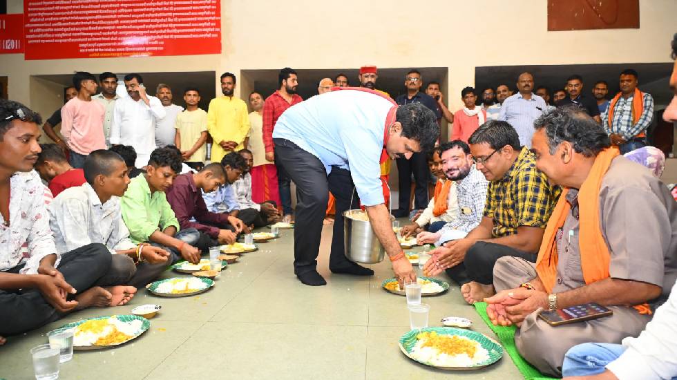 उपमुख्यमंत्री विजय शर्मा कावड़ियों के बीच पहुँचे अमरकंटक - CG Sandesh