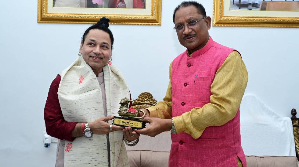 सुप्रसिद्ध गायक कैलाश खेर ने बताया मुख्यमंत्री विष्णुदेव साय... - CG Sandesh
