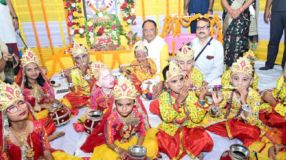 विष्णु’ के घर कृष्ण जन्माष्टमी की धूम, मुख्यमंत्री ने दिव्या... - CG Sandesh