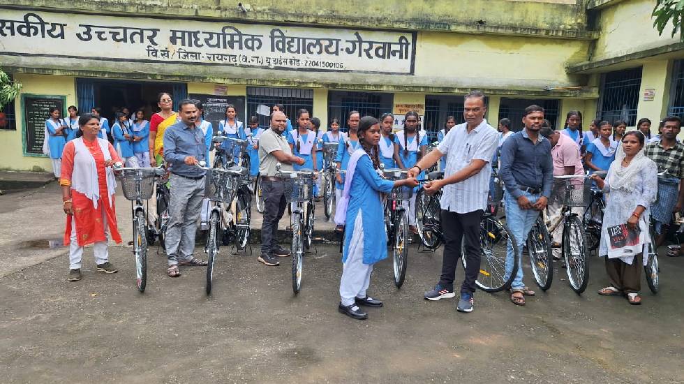 छत्तीसगढ़ : सरस्वती सायकल योजना से बदली छात्राओं की जिंदगी - CG Sandesh