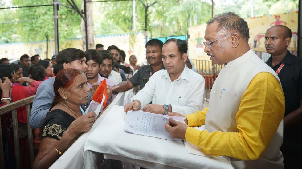 महतारी वंदन के पैसों से इस बार बहनों की रक्षाबंधन मनेगी शानद... - CG Sandesh