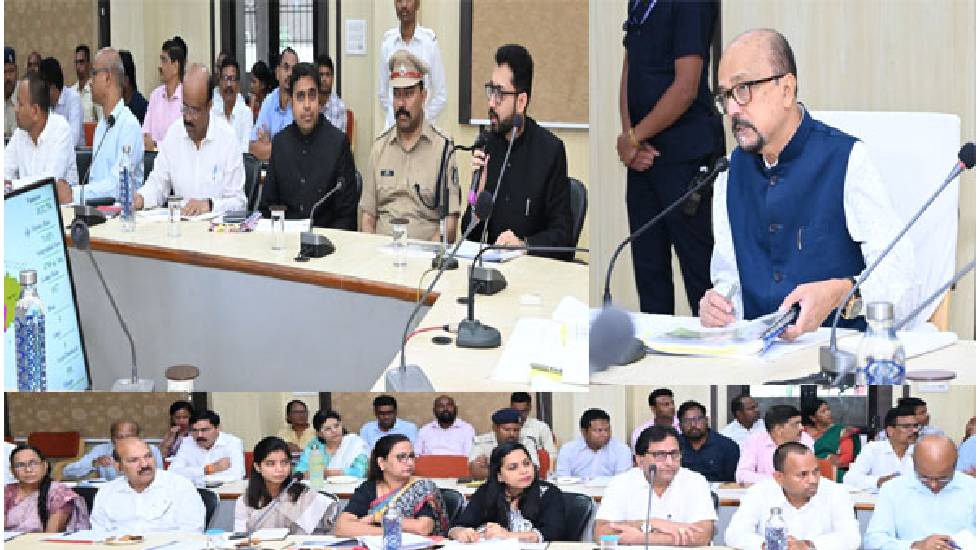 महासमुंद में राज्यपाल ने ली अधिकारियों की बैठक - CG Sandesh