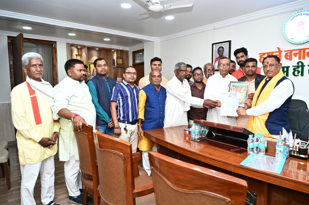 मुख्यमंत्री से मिला बंजारा समाज का प्रदेश प्रतिनिधि मंडल - CG Sandesh