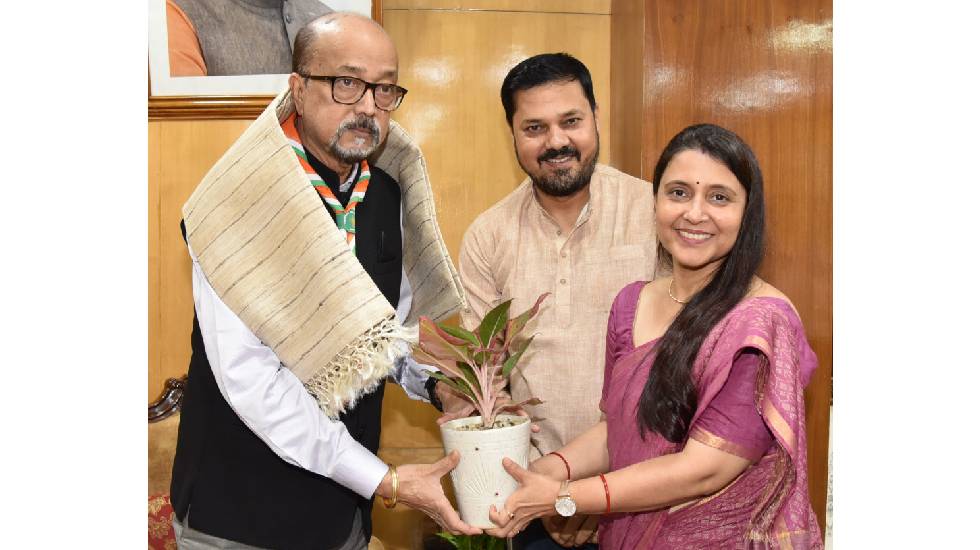राज्यपाल रमेन डेका से विधायक अनुज शर्मा ने सौजन्य भेंट की - CG Sandesh