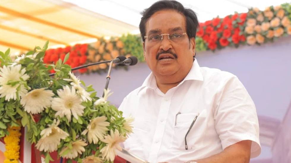 केन्द्रीय जल शक्ति मंत्री  सीआर पाटिल ग्राम अमलीडीह में प्ला... - CG Sandesh