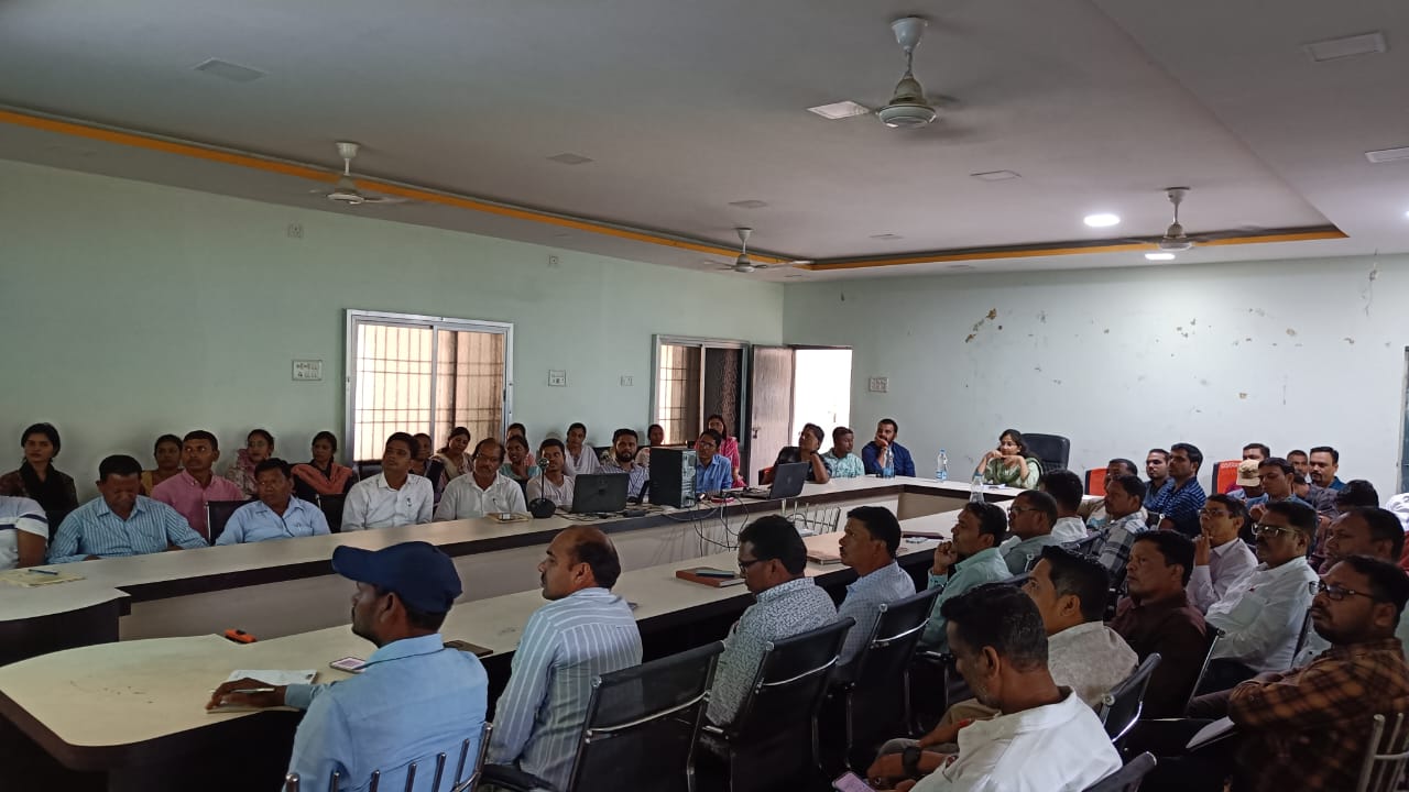 महासमुंद : डिजिटल फसल सर्वे (DCS)  के संबंध में अधिकारियों औ... - CG Sandesh