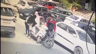 CG VIDEO :  पुलिसकर्मी ने सरेआम महिला को पीटा, आप भी देखें व... - CG Sandesh