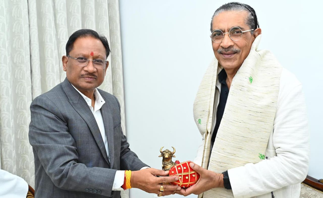 मुख्यमंत्री विष्णु देव साय से सुप्रसिद्ध फिल्म निर्माता एवं ... - CG Sandesh