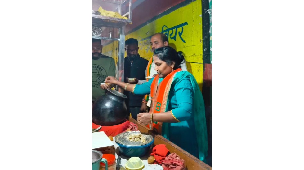 CG : चाय वाले के बाद गुपचुप बेचने वाली को भाजपा ने बनाया पार... - CG Sandesh