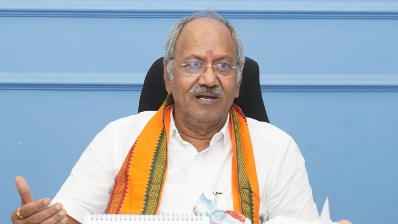 CG : 2621 बर्खास्त शिक्षकों के हित में उतरे सांसद बृजमोहन अग... - CG Sandesh