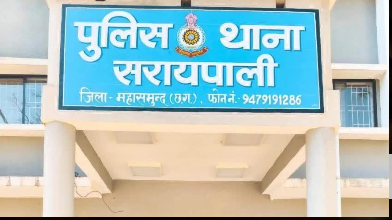 सरायपाली : मोटरसायकल चालक ने सड़क किनारे बातचीत कर रहे व्यक्... - CG Sandesh