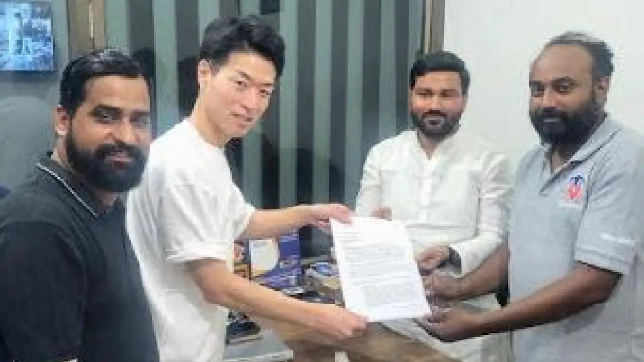 टेरा मोटर्स ने वाराणसी में टॉप L3 डीलर को L5 डीलर नियुक्त कि... - CG Sandesh