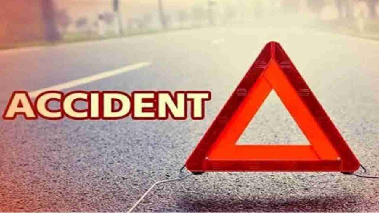 खल्लारी : खड़ी स्कूटी को मारी ठोकर, 15 वर्षीय बालक घायल - CG Sandesh