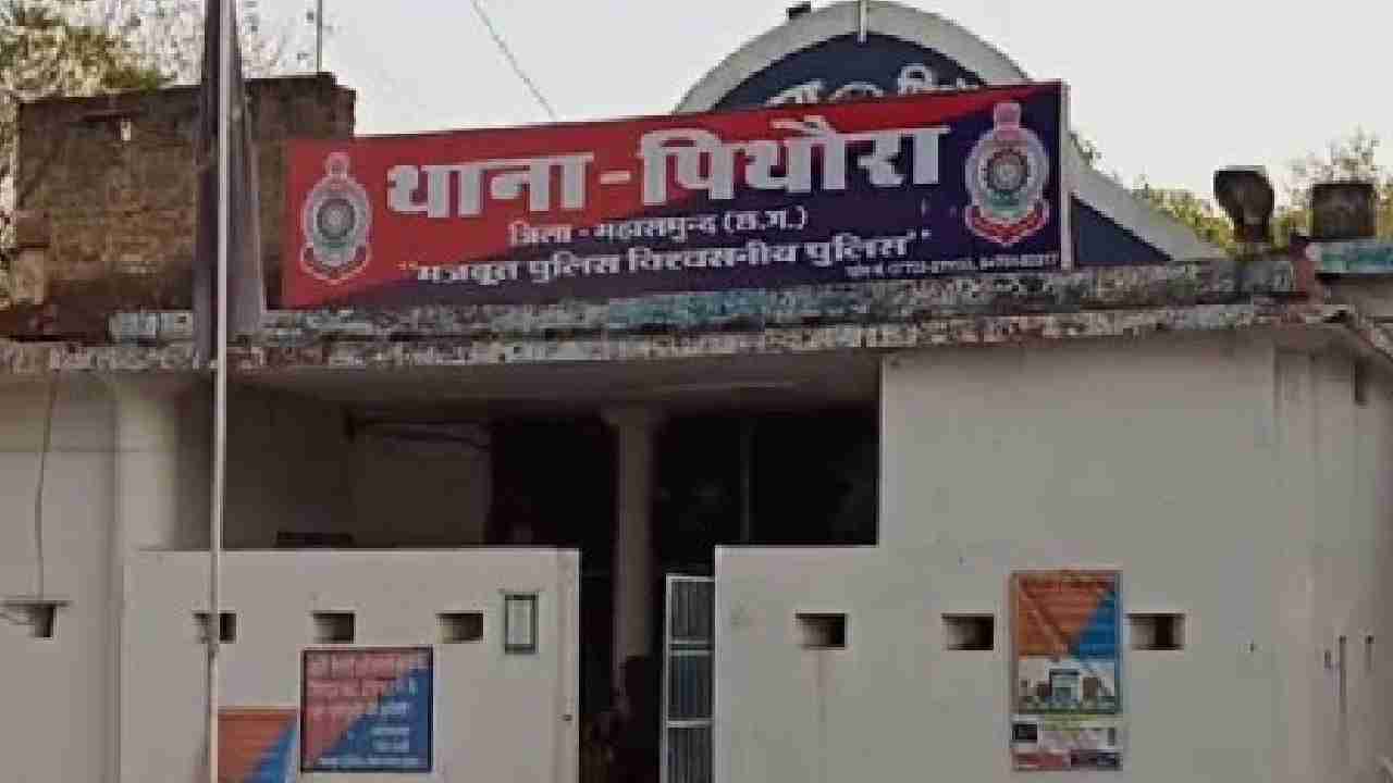 पिथौरा : शराब के नशे में ढाबा के सामने की मारपीट - CG Sandesh