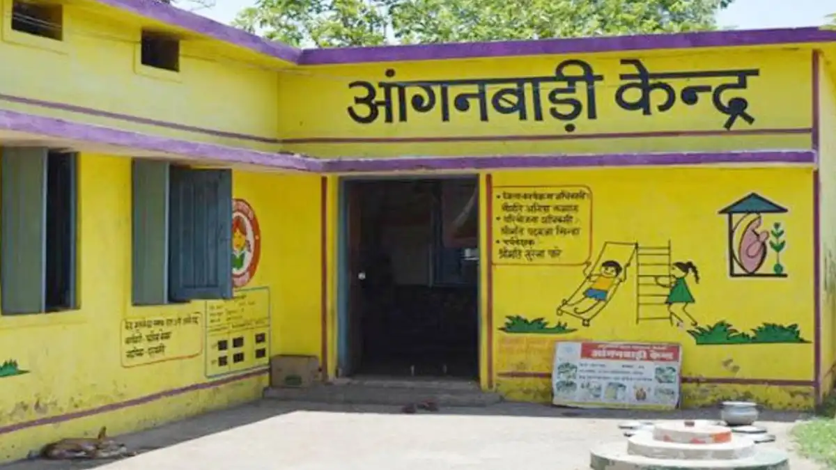 महासमुंद : आंगनबाड़ी केंद्र नवागांव क्रमांक-02 में सहायिका के... - CG Sandesh