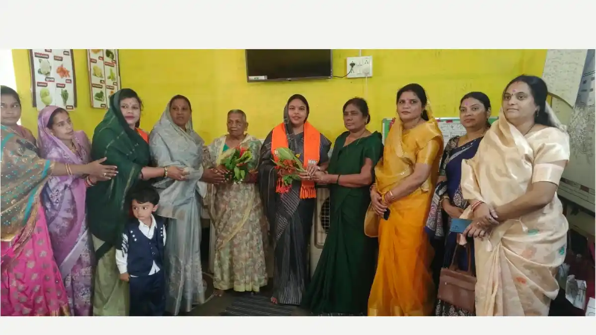 महासमुंद : आंगन मिलन सेवा के तहत बेलसोंडा के आंगनबाड़ी केंद्... - CG Sandesh