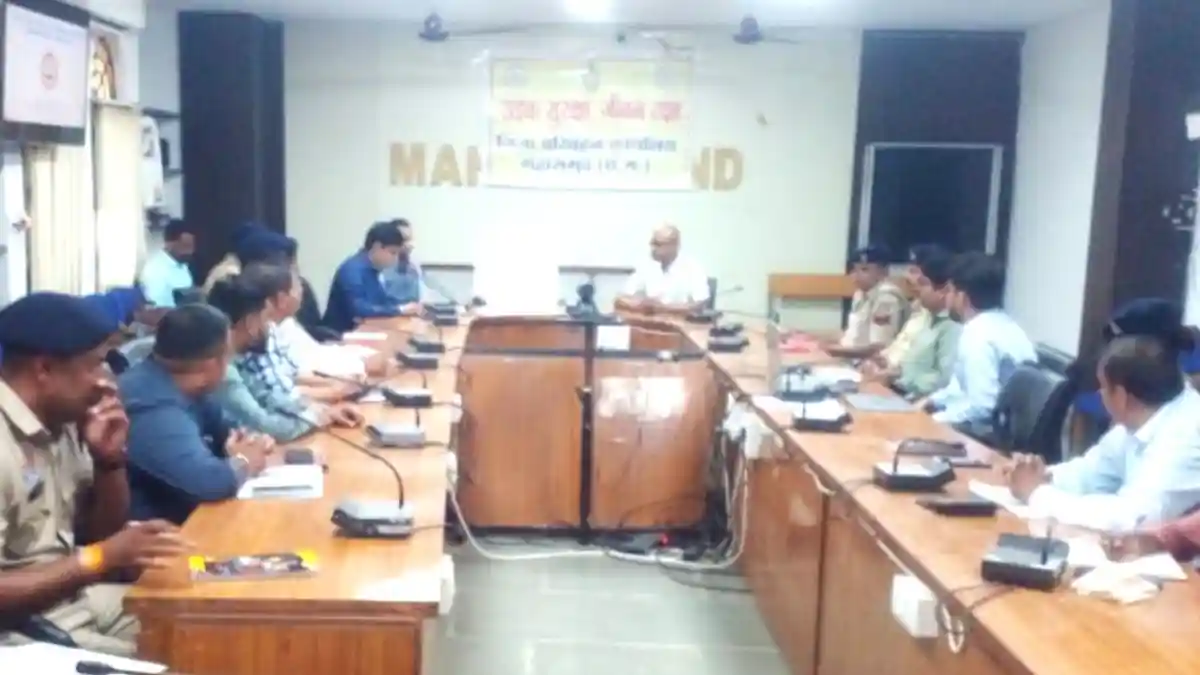 सड़क हादसों में कमी लाने महासमुंद पुलिस व प्रशासन का बड़ा कद... - CG Sandesh