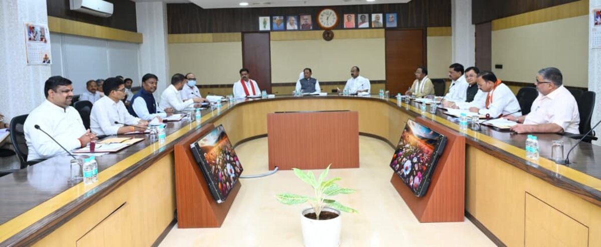 CG ब्रेकिंग : मंत्रालय में साय कैबिनेट की बैठक शुरू, कई बड़े मुद्दों पर हो रही चर्चा 