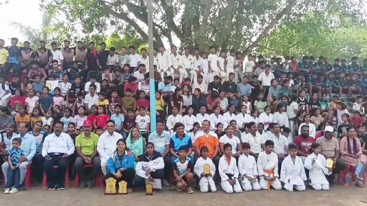 जांजगीर-चांपा में जिला स्तरीय ग्रीष्मकालीन खेल प्रशिक्षण शिविर का समापन, 300 से अधिक खिलाड़ियों ने लिया हिस्सा