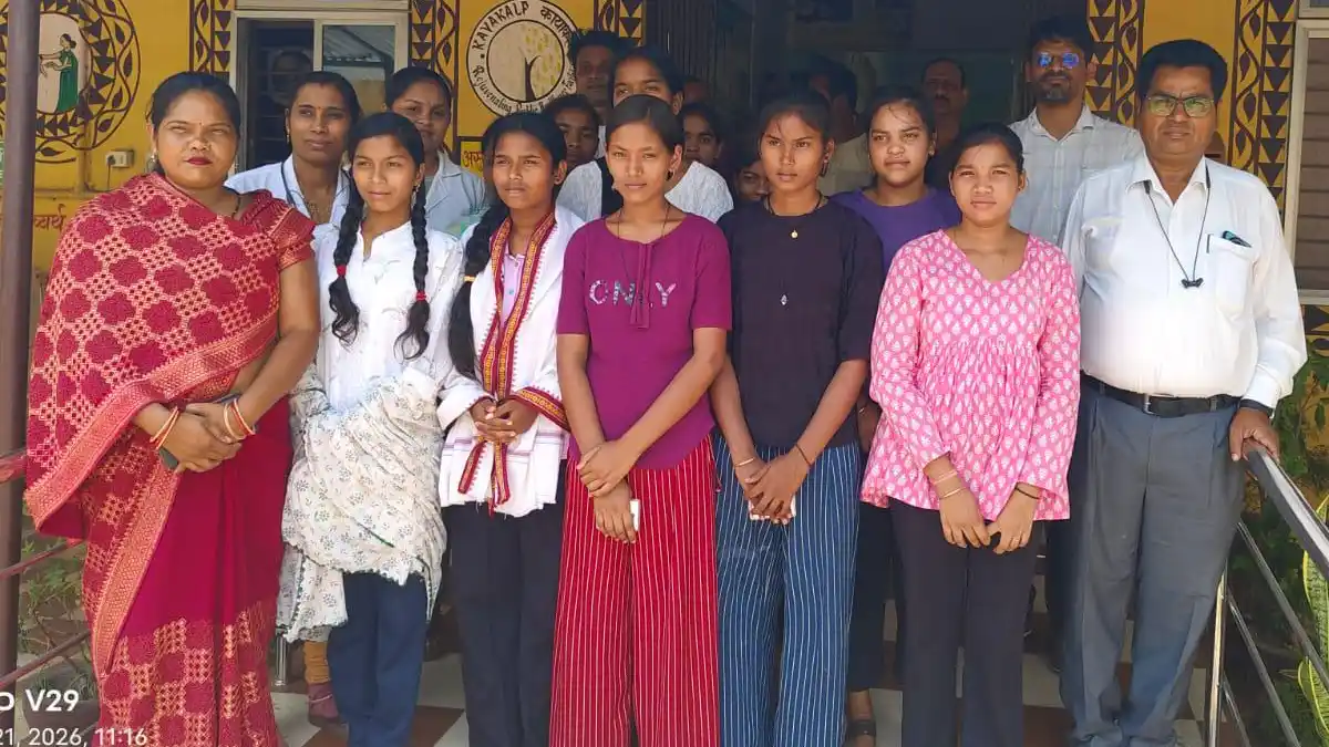 सरायपाली : HPV टीकाकरण ने पकड़ी रफ्तार, पीएचसी तोषगांव में 25 बालिकाओं को लगाया गया वैक्सीन