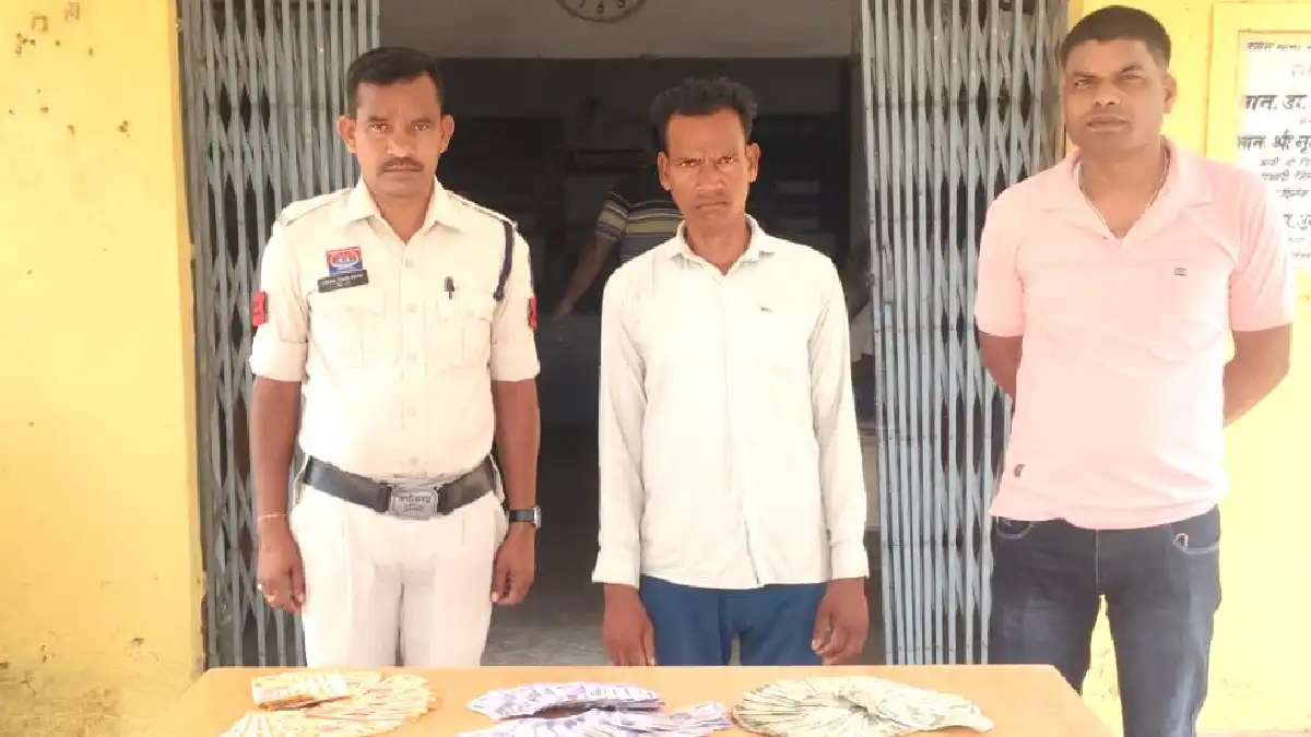 सांकरा : दिव्यांग किसान के घर बनाने के टूटे सपनों को सांकरा पुलिस ने दी पंख, चोर से लौटाई रकम, अब फिर जागी नई उम्मीद