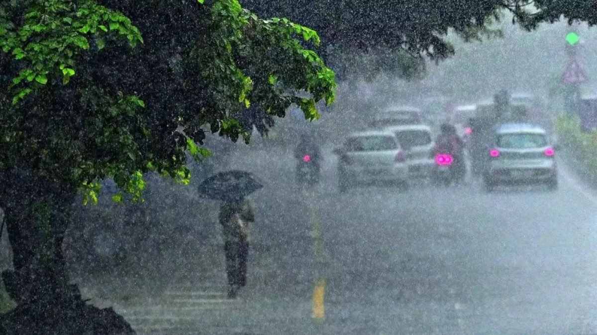 असम और मेघालय में मूसलाधार बारिश का रेड अलर्ट, कई राज्यों में भारी वर्षा की चेतावनी