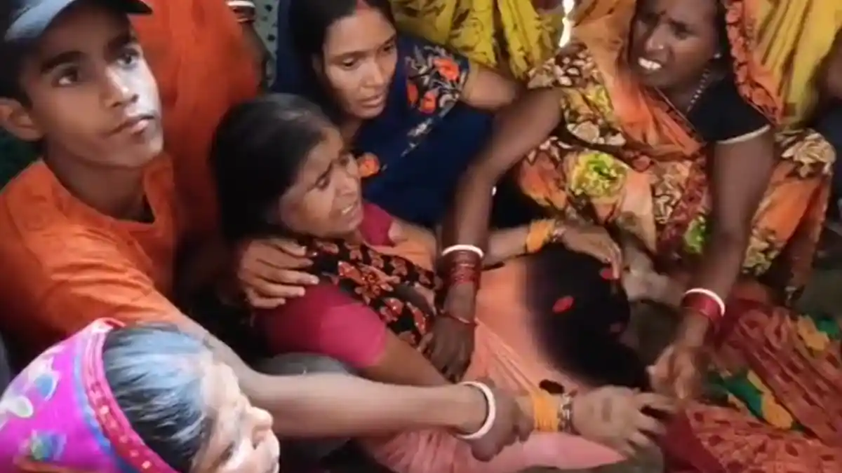 तीन बेटियों को पिता ने उतारा मौत के घाट