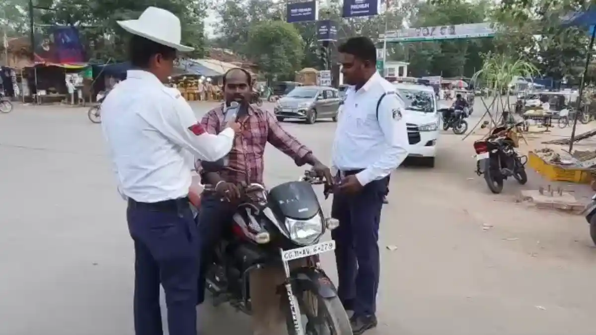 CG : शराब पीकर गाड़ी चलाने वालों पर पुलिस की सख्ती