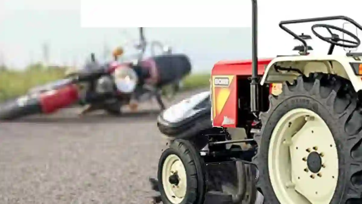 सांकरा : धान मंडी के आगे ट्रैक्टर और बाइक की भिडंत