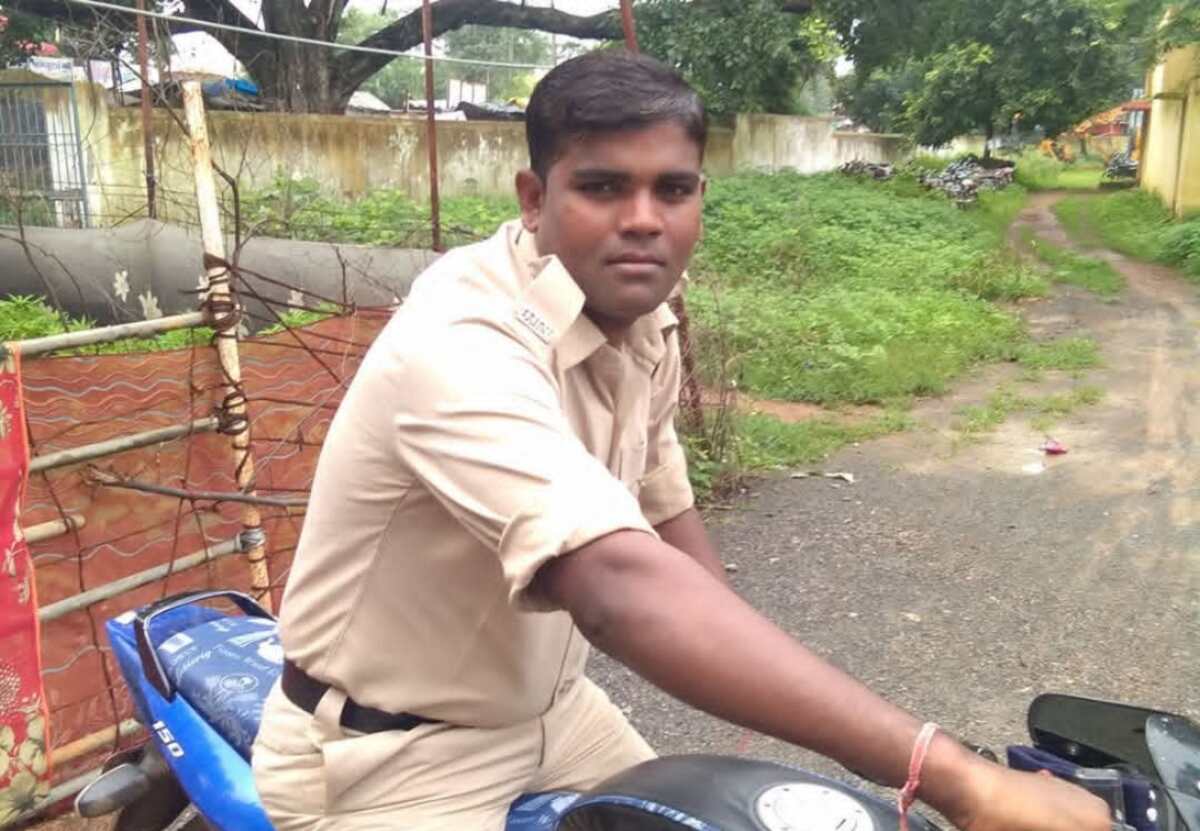 CG : आरक्षक ने फांसी लगाकर की आत्महत्या, पुलिस अधिकारियों मे... - CG Sandesh
