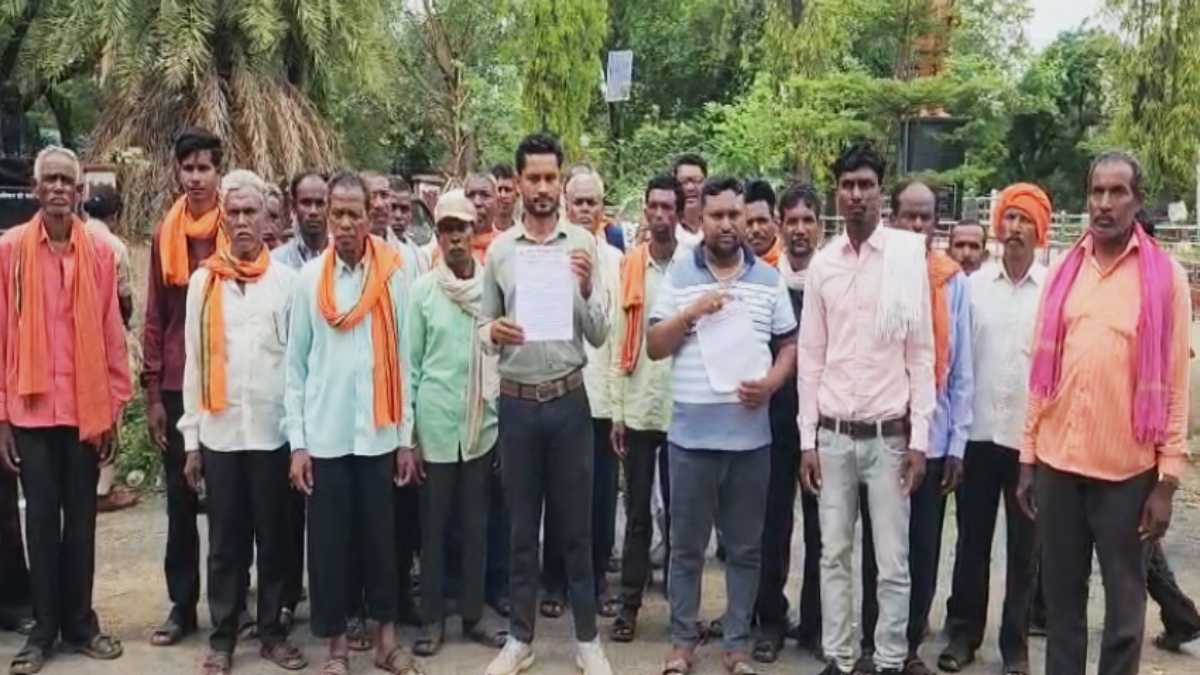 राजनांदगांव : स्कूल में शराबियों का जमावड़ा, बाउंड्री वॉल की... - CG Sandesh