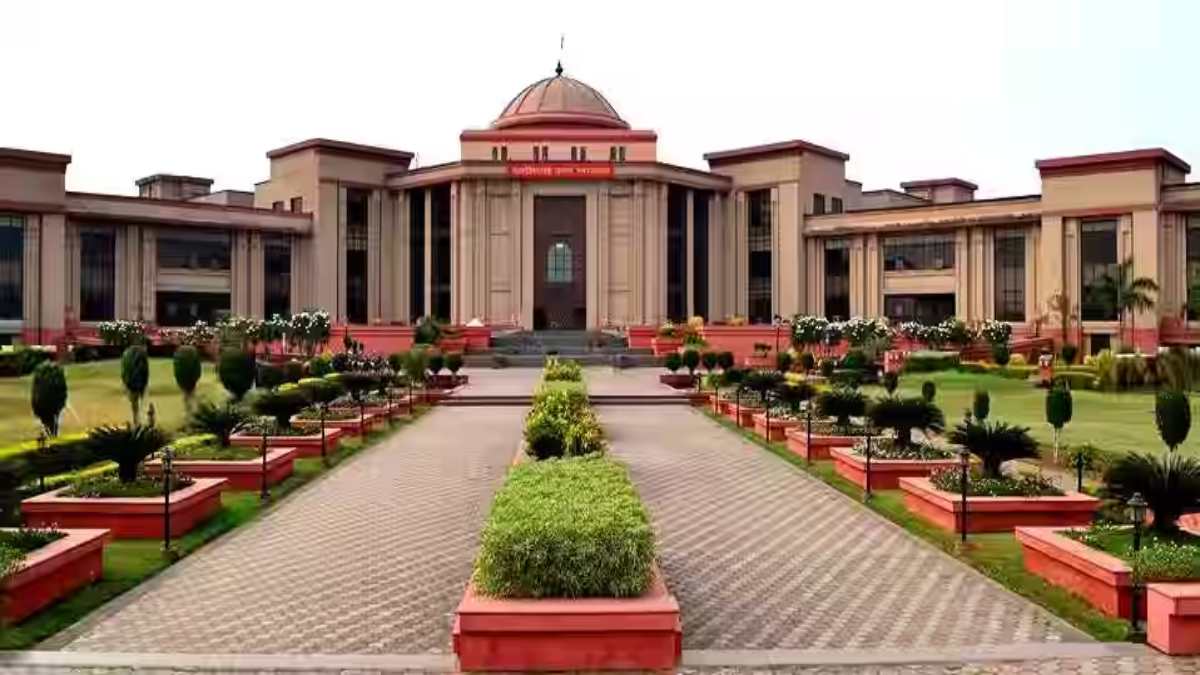 भिलाई निगम आयुक्त को हटाने की मांग पर हाईकोर्ट का फैसला, मेयर और 32 पार्षदों की याचिका खारिज