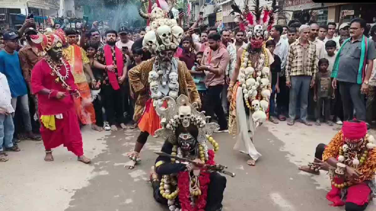 शिवरीनारायण में भव्य कांवर यात्रा, 25 फीट की कांवर बनी आकर्षण का केंद्र