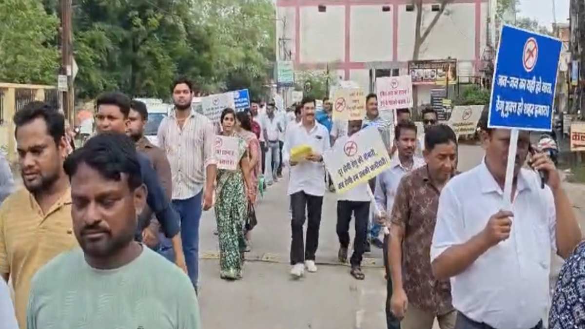 डेंगू के खिलाफ निगम का जागरूकता अभियान, जागरूकता रथ को दिखाई हरी झंडी