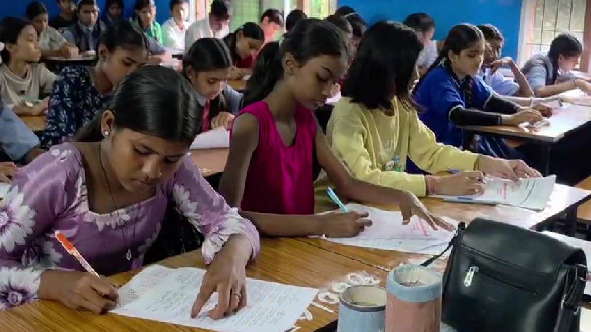 सातवीं जिला स्तरीय सामान्य ज्ञान प्रतियोगिता में हजारों विद्... - CG Sandesh
