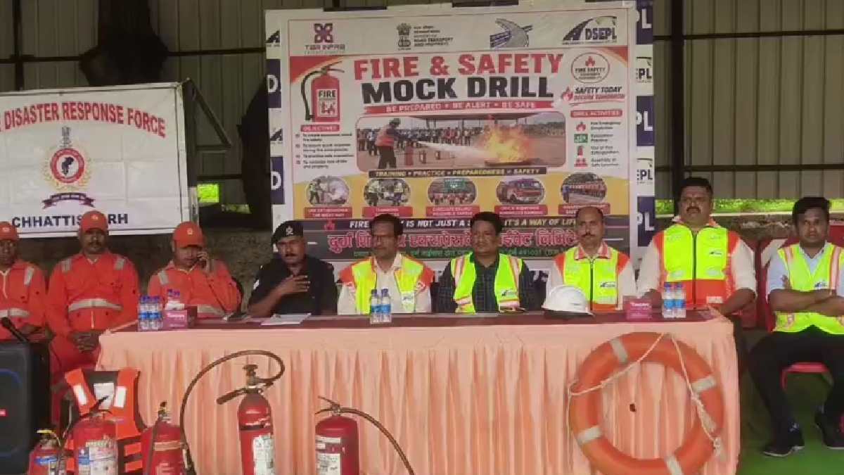दुर्ग के टोल प्लाजा में फायर सेफ्टी मॉक ड्रिल, कर्मचारियों क... - CG Sandesh