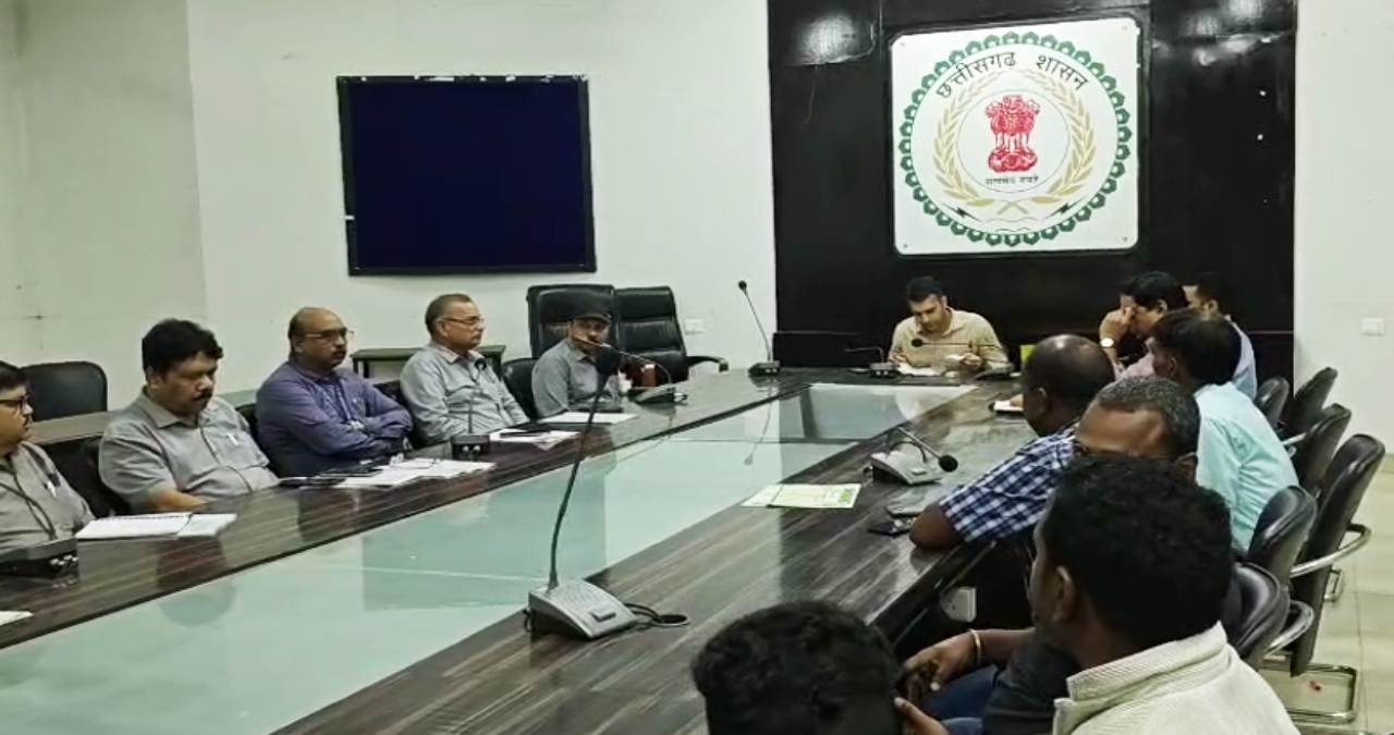 पेलमा परियोजना प्रभावितों के पुनर्वास को लेकर कलेक्टर ने दिए जरूरी निर्देश