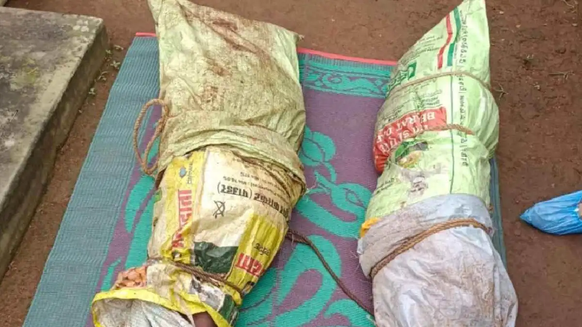 बोरे में मिले पति-पत्नी के शव, अपने ही माता-पिता की कुल्हाड़ी से हत्या करने का आरोप